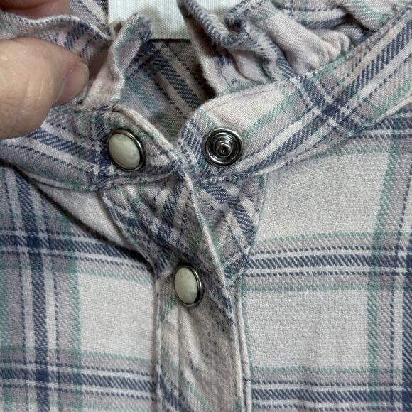 XIRENA Plaid Jensen Flannel  Top Size L Oversized Boxy Pearl Snap Ruffle Neck - Picture 5 of 13